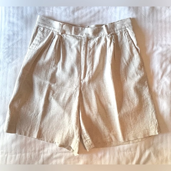 Linen Blend Pleated Shorts - Picture 2 of 7